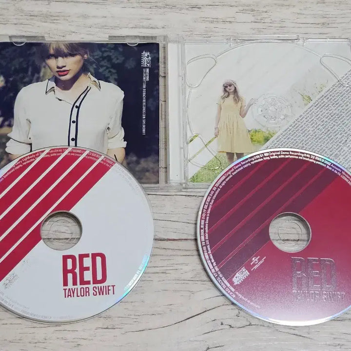 [BUNJANG] Taylor Swift RED 2CD Deluxe Edition Import Album / 테일러 스위프트 RED 2CD 수입반 디럭스앨범