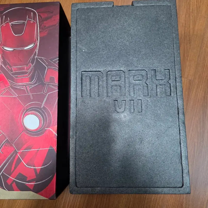 [BUNJANG] Hot Toys Iron Man Mark VII Diecast Figure / 핫토이 아이언맨 마크7 다이캐스트 피규어
