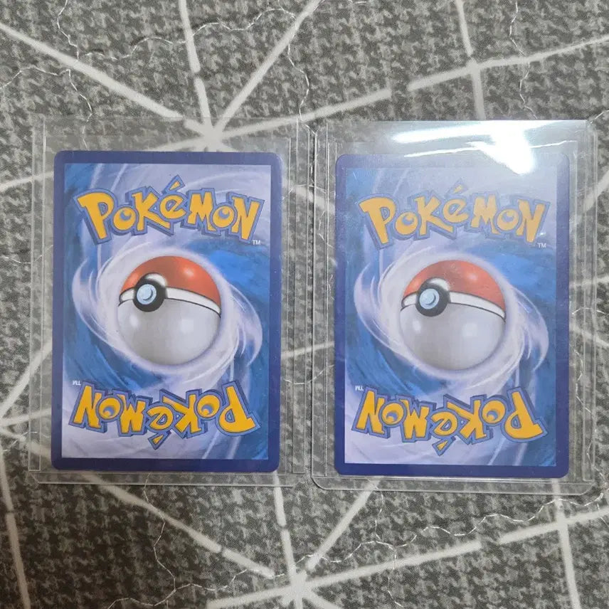 [BUNJANG] Pikachu Pokemon Card Set (2 Cards) / 포켓몬 카드 피카츄 2장 팔아요.