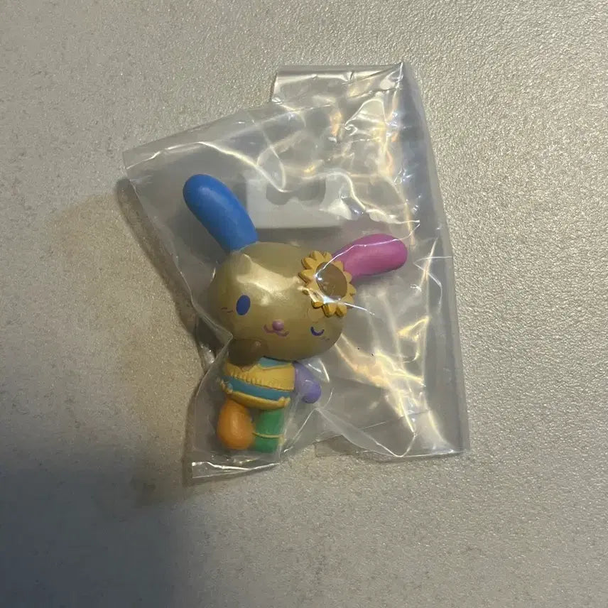 [BUNJANG] Sanrio Vacance Usahana Figure (Tanning Edition) - Sealed / [미개봉] 산리오 바캉스 피규어 태닝 우사하나