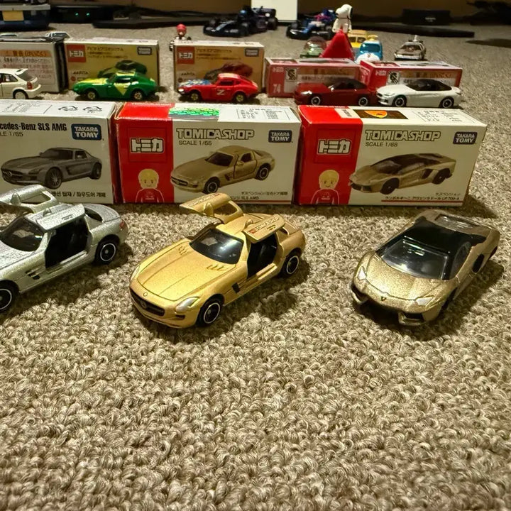 [BUNJANG] Tomica Mercedes-Benz SLS AMG (Silver &amp; Gold) and Lamborghini (Gold) Set / [토미카] 벤츠 SLS AMG 2종/람보르기니 골드 1종 일괄판매