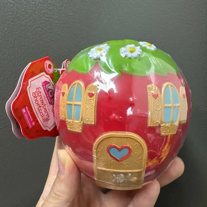[BUNJANG] LOL Surprise Strawberry Shortcake House (Sealed) / LOL 서프라이즈 스트로베리 쇼트케이크 (미개봉)