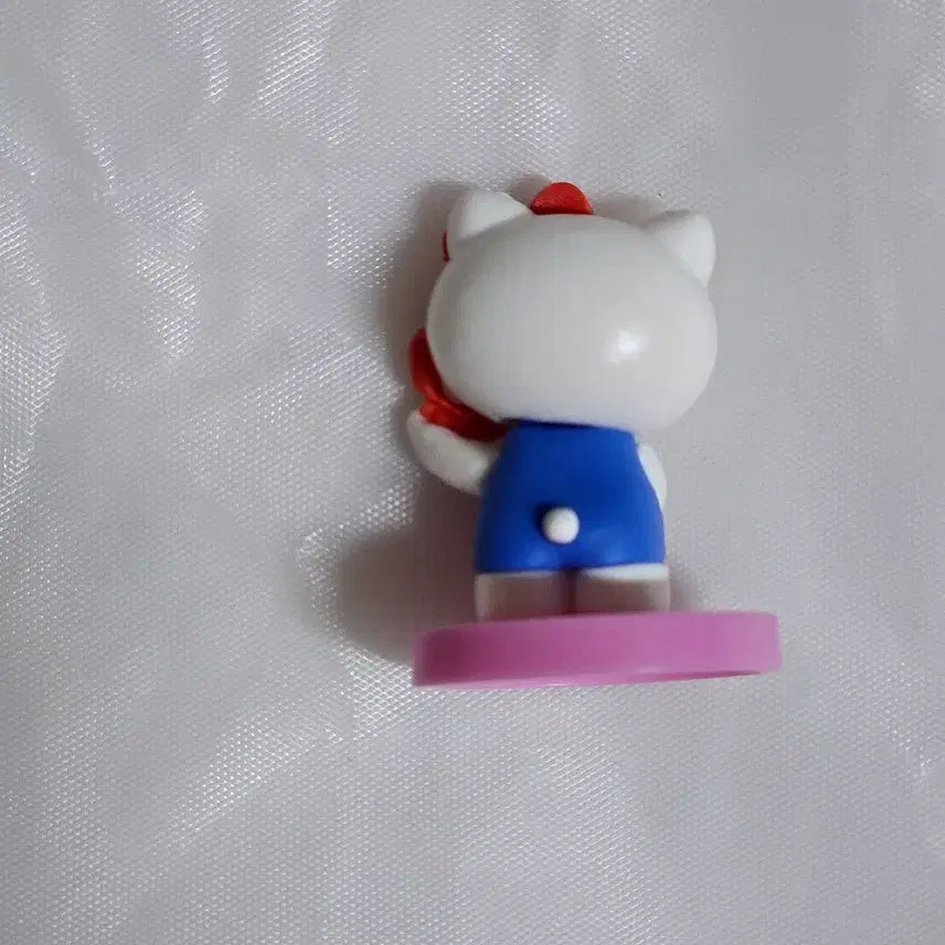 [BUNJANG] Hello Kitty Choco Egg Lot (2 Pieces) / 키티 초코에그 1번 5번 일괄