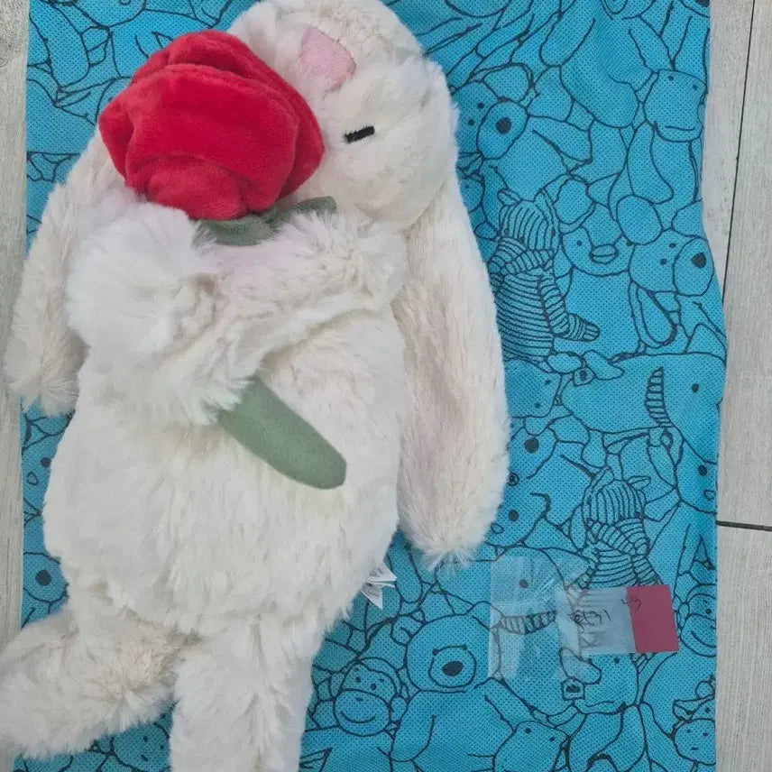 [BUNJANG] Bunny Plush Toy with Rose / 토끼 인형