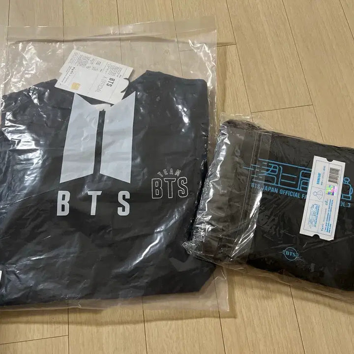 [BUNJANG] BTS Jimin Team BTS T-Shirt (Japan Muster Vol. 3) &amp; Raincoat Bundle Set / 방탄소년단 bts 팝업 팀 티셔츠 지민 일본 머스터3기 우비 일괄