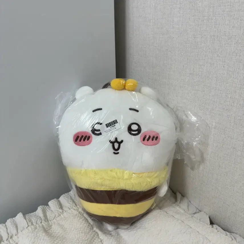 [BUNJANG] Chiikawa Honeybee Plush 30cm Large Costume Doll / 먼작귀 치이카와 꿀벌 인형 30cm 코스튬 대형 빅 누이 캐릭터 나가노 굿즈
