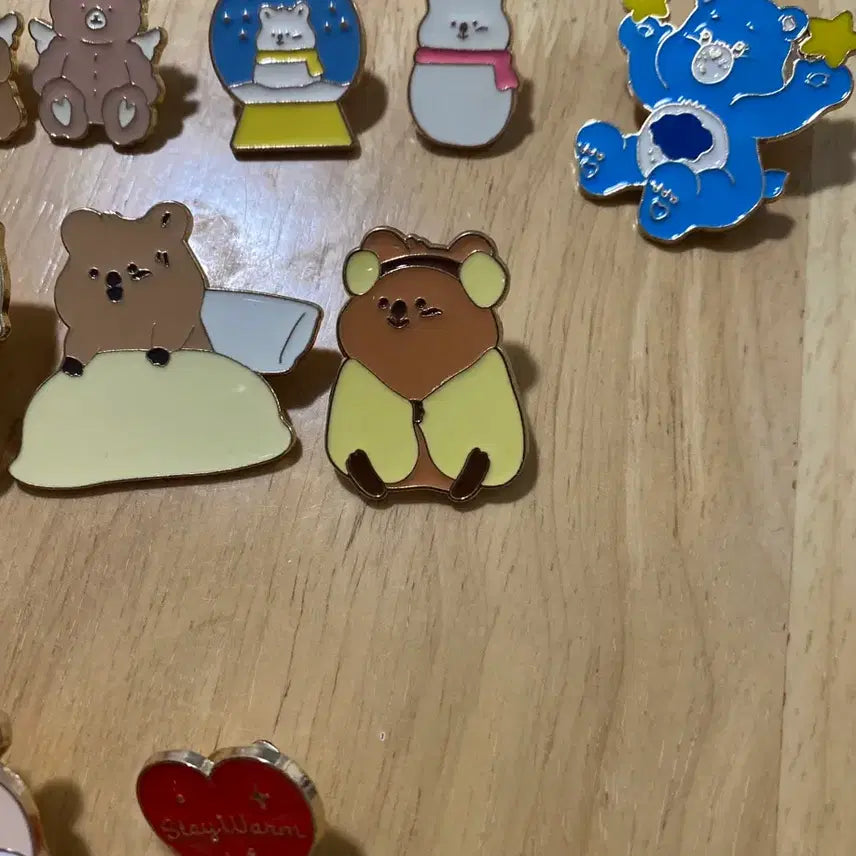 [BUNJANG] 33 Piece Character Pin Badge Bundle Set / 캐릭터 핀뱃지  33개 일괄 판매