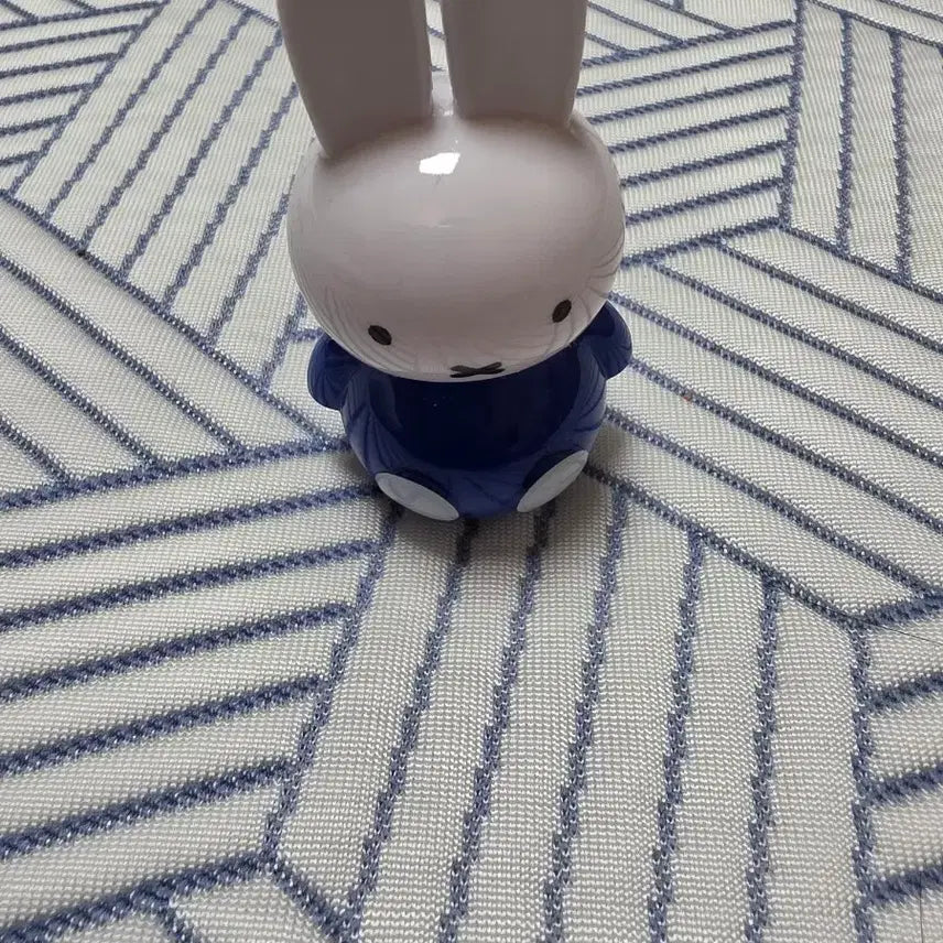 [BUNJANG] Daiso x Ottogi x Miffy Blue Figure / 다이소 오뚜기 미피 피규어 파란색