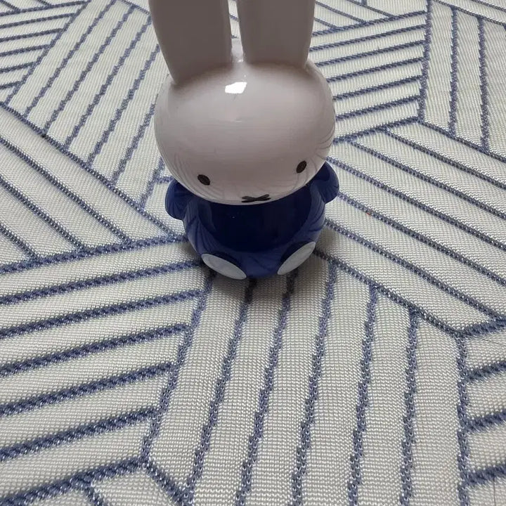 [BUNJANG] Daiso x Ottogi x Miffy Blue Figure / 다이소 오뚜기 미피 피규어 파란색