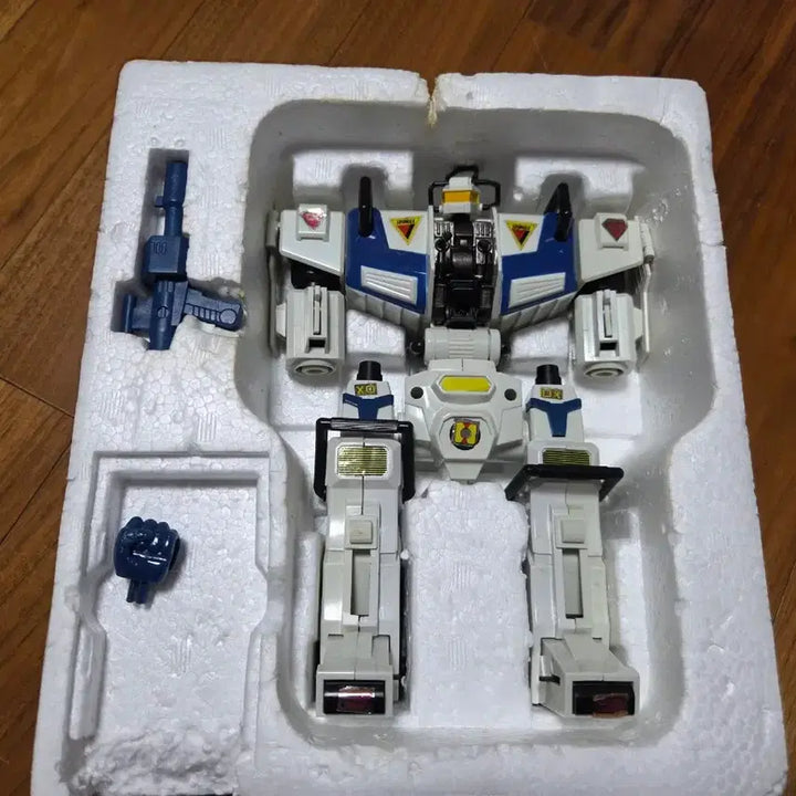 [BUNJANG] 1970-1980s Sang-Ryul DX Chogokin Tank Transformation Robot (Original) / 70-80년대 스랑글  DX 변신 초합금 탱크변신 중앙과학 원판