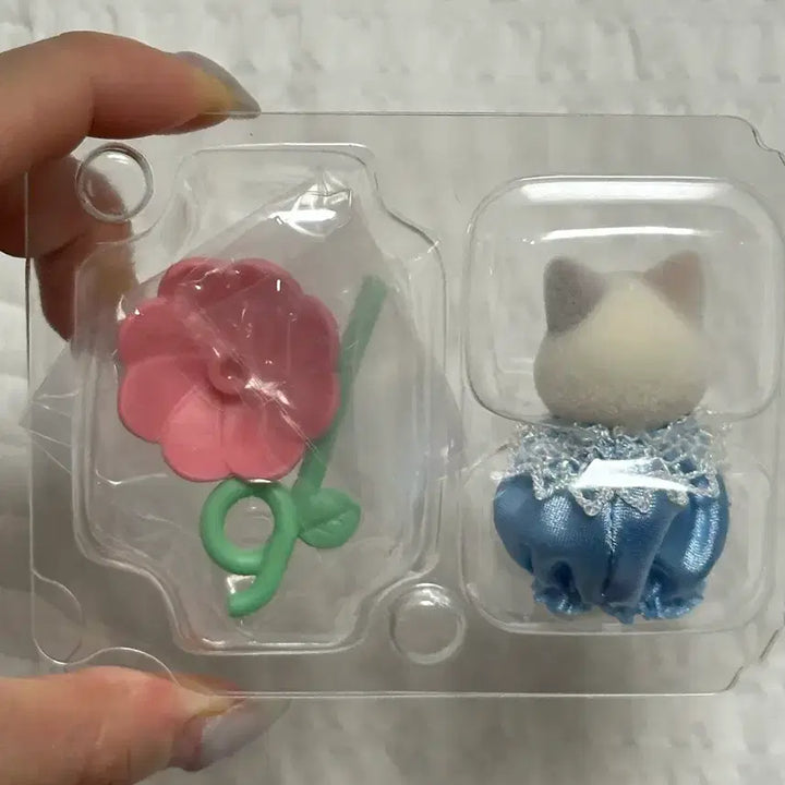 [BUNJANG] Sylvanian Families Baby Flower Garden Latte Cat / 실바니안 아기꽃밭 라떼 고양이