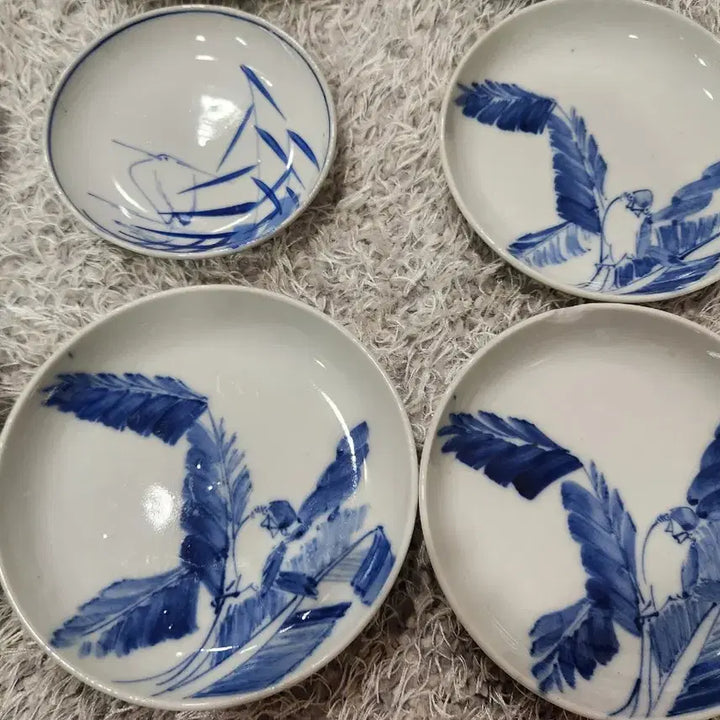 [BUNJANG] Antique Japanese Blue-and-White Porcelain Plate / 일본 오래된 옛날 골동품 민속품 청화백자 그림접시(일괄판매)