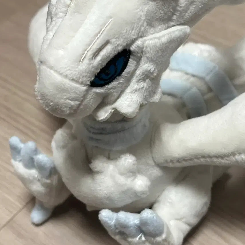 [BUNJANG] Pokemon Center Reshiram FIT Plush Doll / (새상품) 포케센 포켓몬 센터 레시라무 FIT 인형 누이 핏