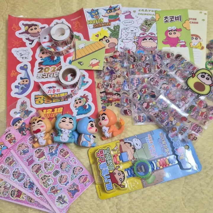[BUNJANG] Crayon Shin-chan Figure Bundle Set with Stickers, Masking Tape, and Block Clock / 짱구 굿즈 피규어 일괄