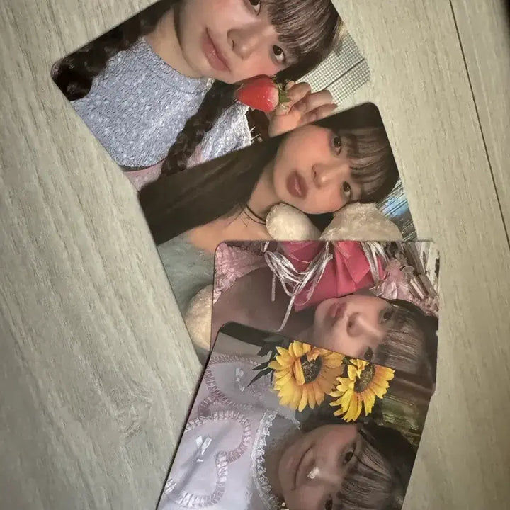 [BUNJANG] LOONA Chuu Official Lightstick (Kkukabong) &amp; Season&