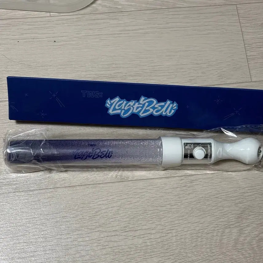 [BUNJANG] TWS Last Bell Light Stick Sealed / 투어스 라스트벨 응원봉 미개봉
