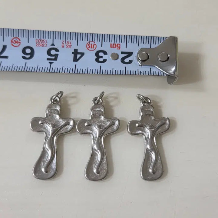 [BUNJANG] Antique Italian Cross Pendant Necklace / 앤틱 이탈리아 십자가 십자가 팬던트 목걸이 금속