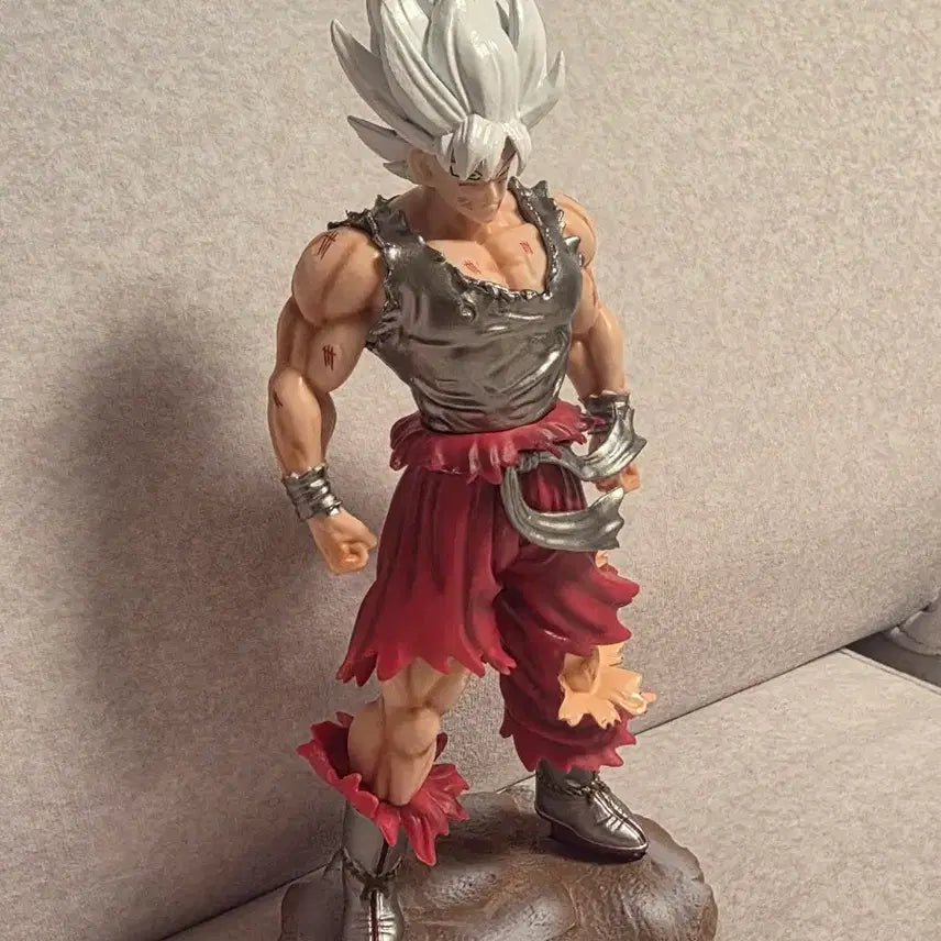 [BUNJANG] Dragon Ball Goku Silver Suit Red Pants Figure / 드래곤볼 피규어 손오공 은색 슈트 붉은색 바지
