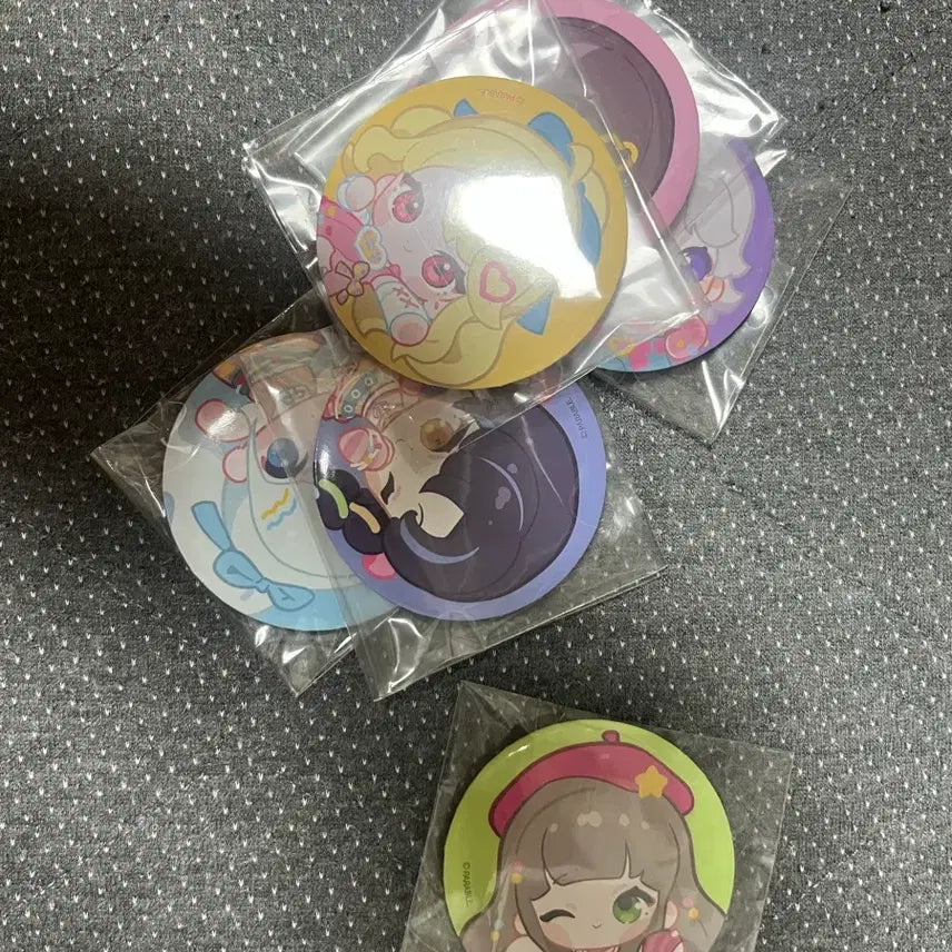 [BUNJANG] ISEOPAB Lucky Draw Character Badge Bundle Set / 이세팝 특전 걘뱃지 판매합니다