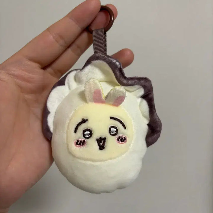 [BUNJANG] Usagi (Oyster) Charm Keychain / 우사기(굴) 키링