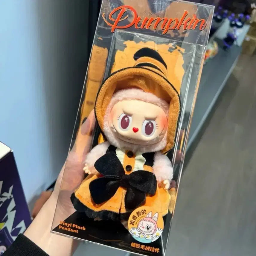 [BUNJANG] PopMart Labubu Magic of Pumpkin Witch Hat Halloween Keyring (Rare, Authentic) / 희귀)정품 팝마트 라부부 매직 오브 펌킨 비닐 플러시 펜턴트 마녀모자 할로윈 키링