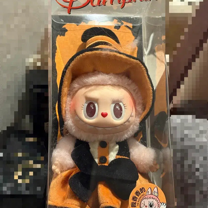 [BUNJANG] PopMart Labubu Magic of Pumpkin Witch Hat Halloween Keyring (Rare, Authentic) / 희귀)정품 팝마트 라부부 매직 오브 펌킨 비닐 플러시 펜턴트 마녀모자 할로윈 키링