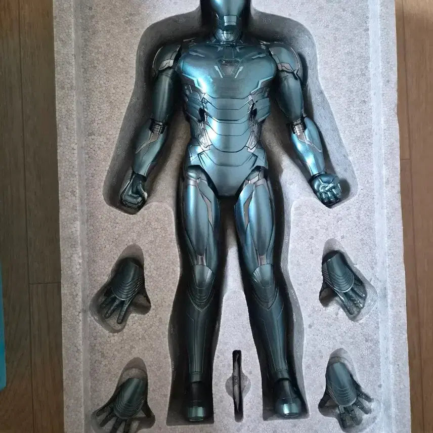 [BUNJANG] Hot Toys Iron Man Mark 85 Hologram Version Figure / 핫토이 아이언맨 마크 85 홀로그램 버전 피규어 홀로그래픽