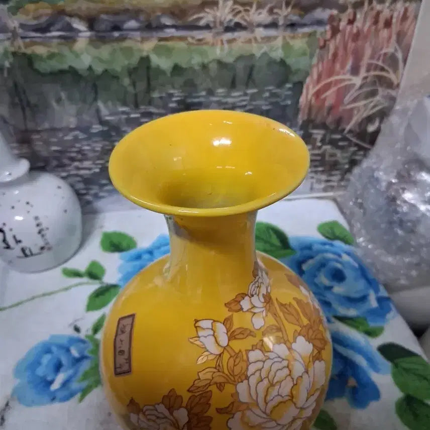 [BUNJANG] Gyeongdeokjin Porcelain Vase with Peony Flower Design / 목단꽃 도자기