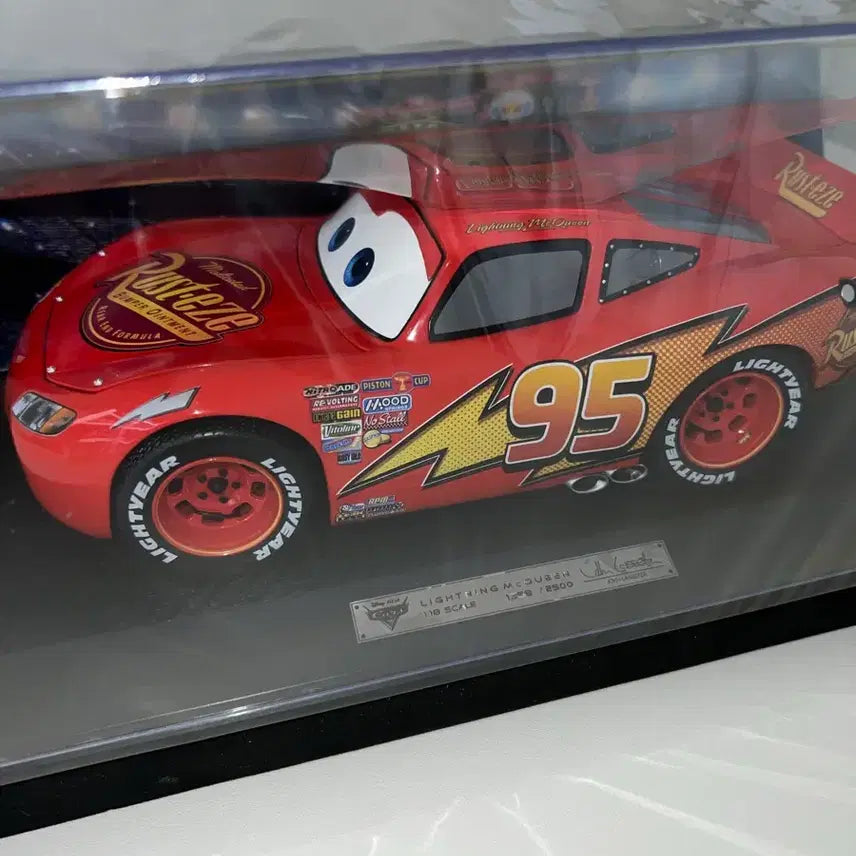 [BUNJANG] Schuco Lightning McQueen 1:18 Limited Edition Diecast / 슈코 라이트닝 맥퀸 1:18 한정판 다이캐스트 판매합니다.