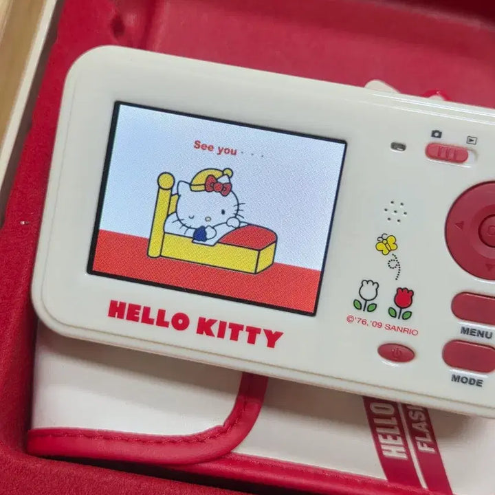 [BUNJANG] Rare 1976 Hello Kitty Calculator + 2009 Hello Kitty Digital Camera Full Set / 초레어)고전키티 디지털 카메라 키티디카 풀세트 고전키티 계산기