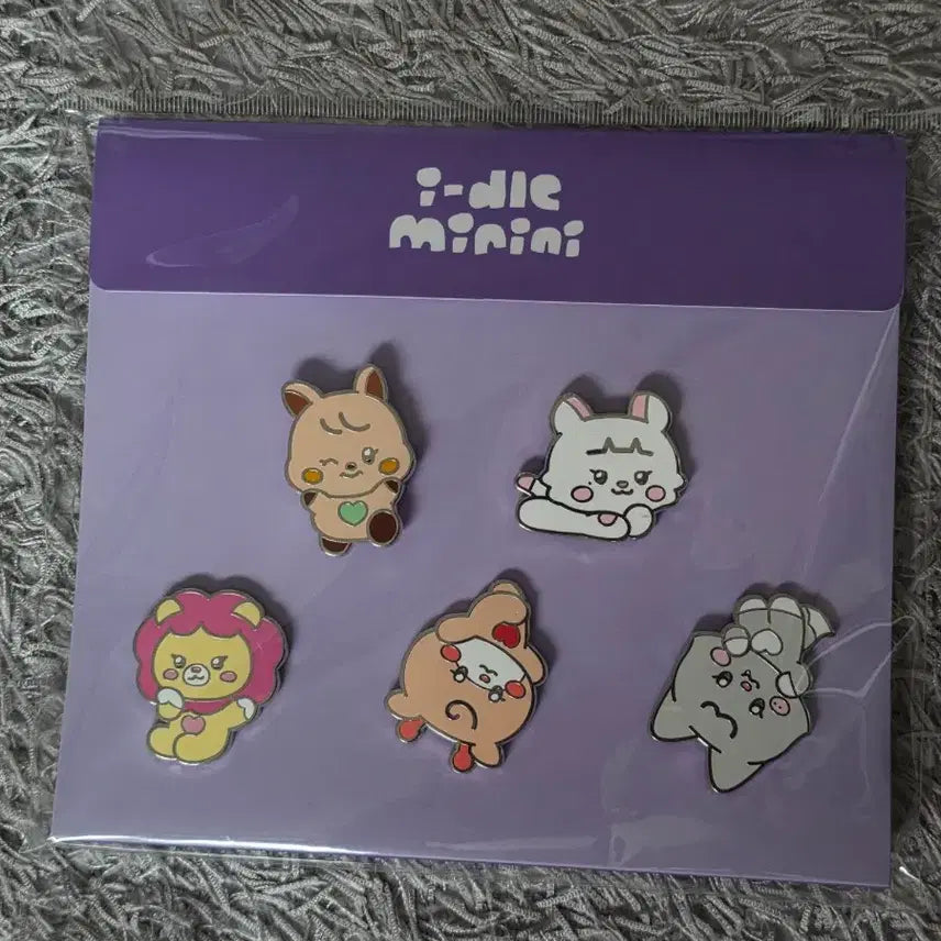 [BUNJANG]  (G)I-DLE Minini Metal Badge Set / 아이들 idle 미니니 minini 메탈 뱃지 세트