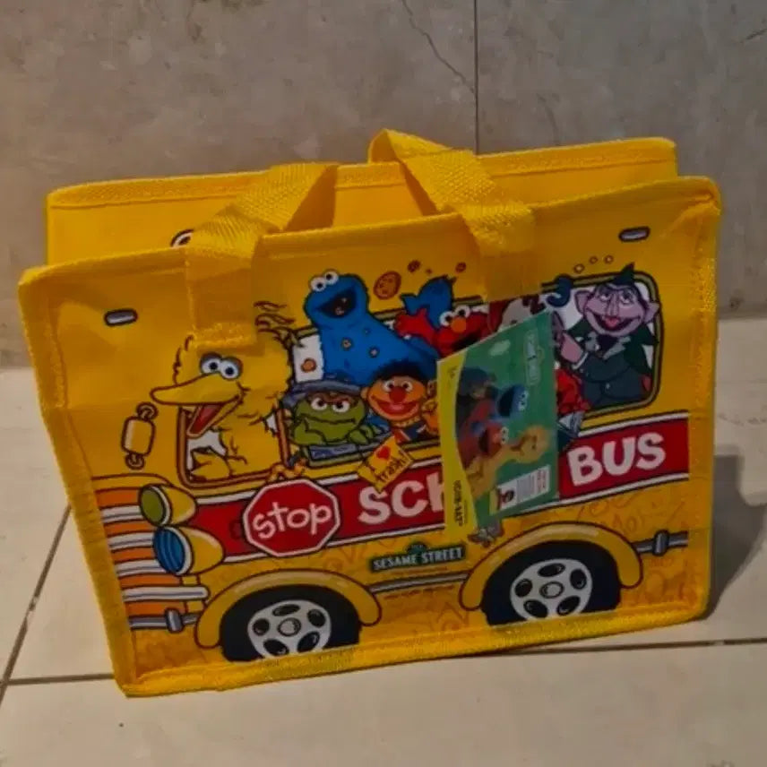 [BUNJANG] Sesame Street School Bus Design Non-woven Tote Bag / 8/13 새상품 고전문구 세서미 스트리트 스쿨버스 부직포  타우린백 가방