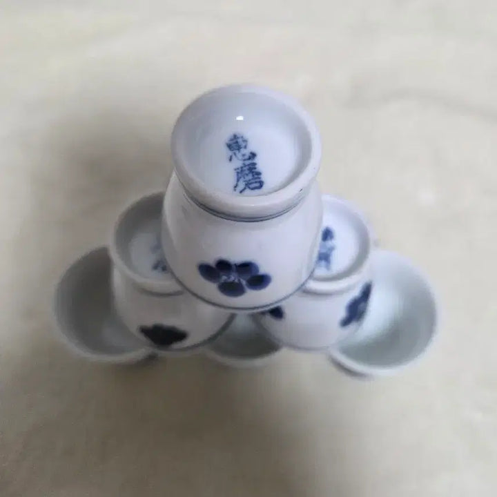 [BUNJANG] Celadon Porcelain Tea Cups (Set of 6) / 년대좋은 청화백자도자기 잔 6점