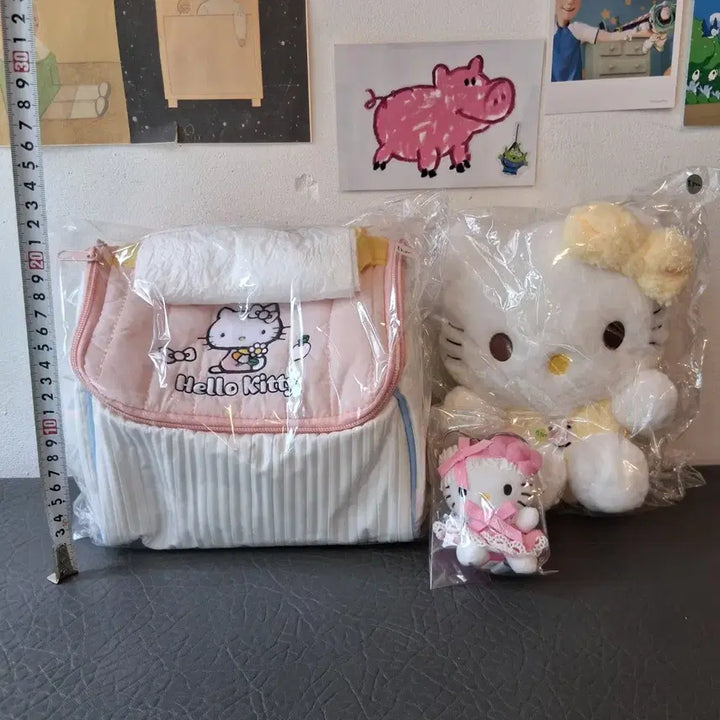 [BUNJANG] Hello Kitty House Pouch and Doll Bundle Set / 키티하우스 피우치와 키티 인형 세트 일괄
