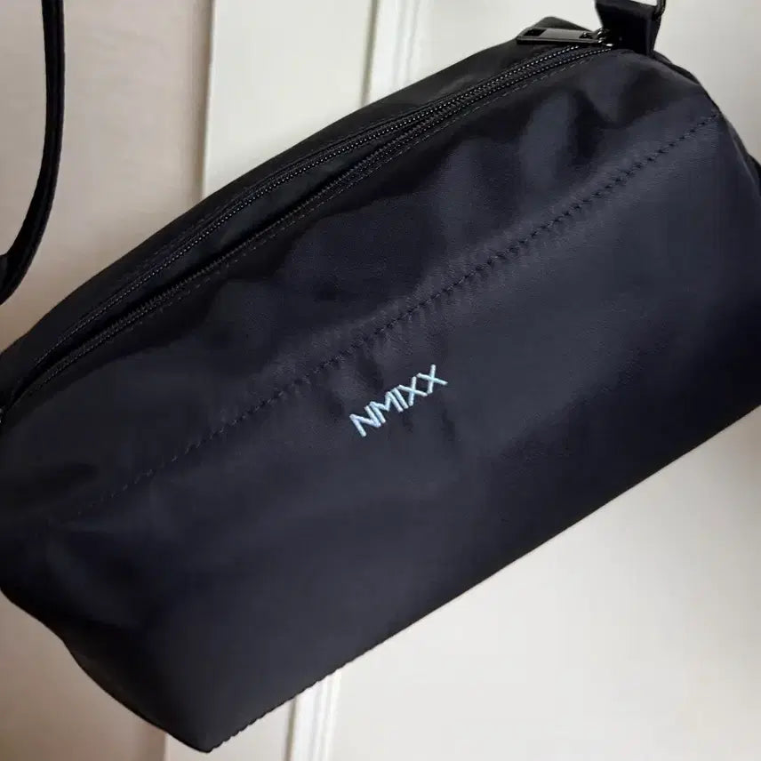 [BUNJANG] NMIXX Official Lightstick Bag / 엔믹스 응원봉 가방 양도