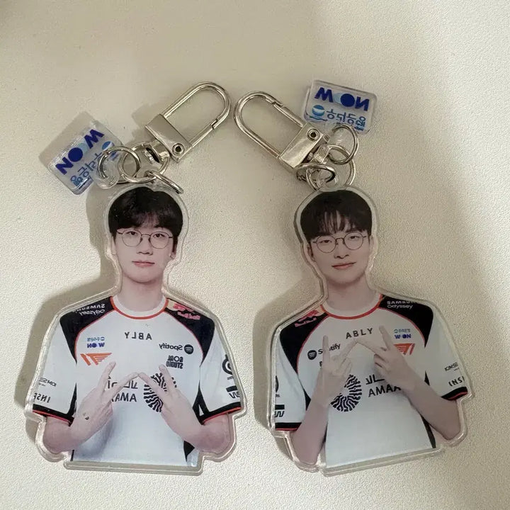 [BUNJANG] T1 Woori Bank Limited Edition Acrylic Keychain Faker / 티원 T1 우리은행 한정판 아크릴 키링 도란/페이커