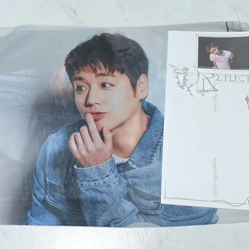 [BUNJANG] Park Jihoon Reflect Album Fabric Poster / 박지훈 기영이 숯불 두마리 치킨 패브릭 포스터 청자켓 리플렉트 앨범 양도