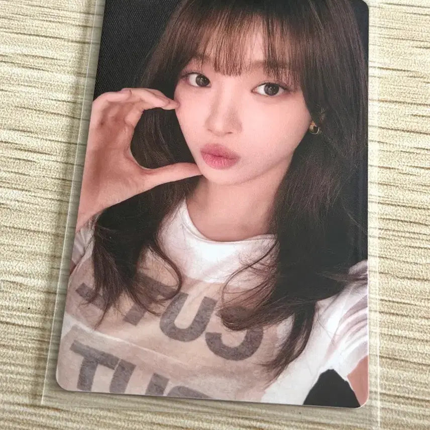 [BUNJANG] Le Sserafim Chaewon Lucky Draw Photocard / 현물) 채원 이즈위 럭키드로우 4차 럭드4차 포카 양도
