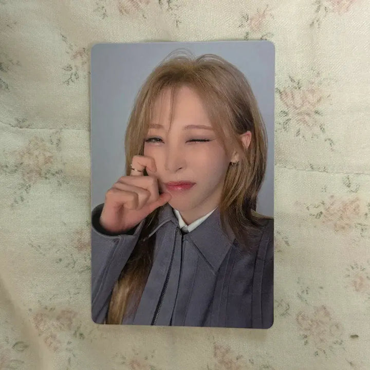 [BUNJANG] Mamamoo Moonbyul POpler Album Photocard / 마마무 문별 포플라워 앨범 포토카드 판매합니다