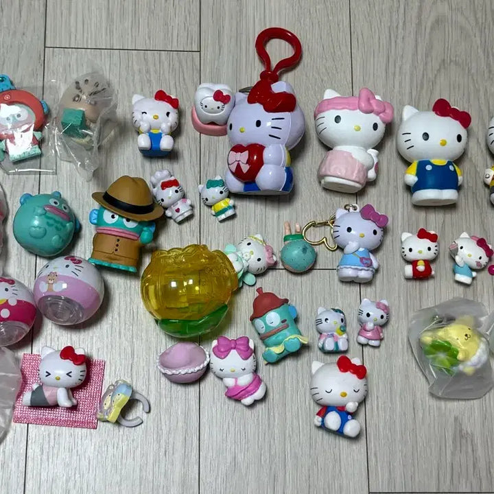 [BUNJANG] Sanrio &amp; Crayon Shin-chan Figure Set / 산리오, 짱구 피규어 세트