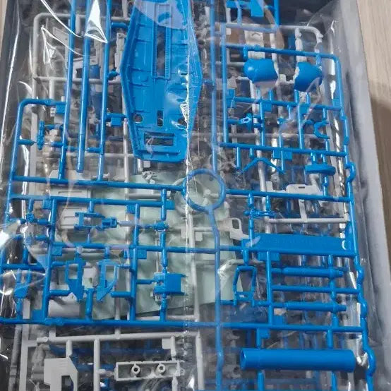 [BUNJANG] Kith x Gundam RX-78-2 Ver.2.0 Plastic Model Kit / KITH MG RX-78-2 건담 Ver.2.0 프라모델