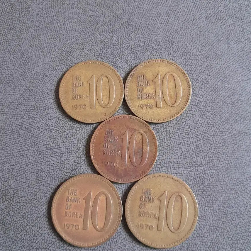 [BUNJANG] Bank of Korea 10 Won Coin (1970) - Brass (5 pcs) / 한국은행 10환 주화 1970년 5개 황동색