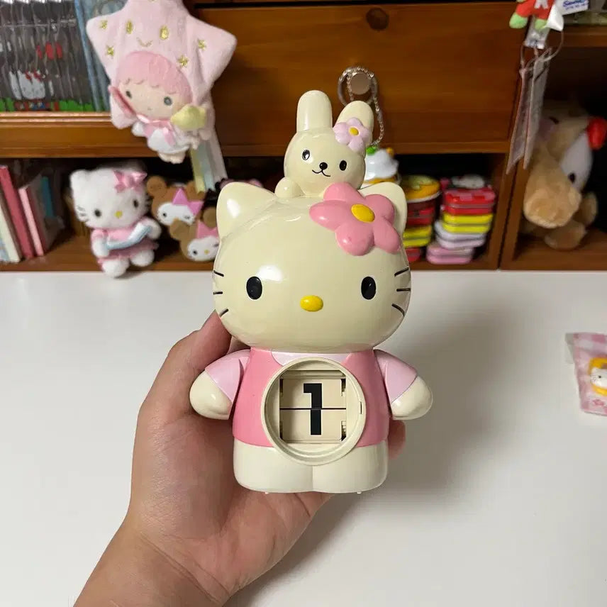 [BUNJANG] Sanrio Classic Kitty Cash Calendar, Slippers, and Clips Set / [일괄]고전키티 키티캐시 만년달력 키티 슬리퍼 키티집게 세트