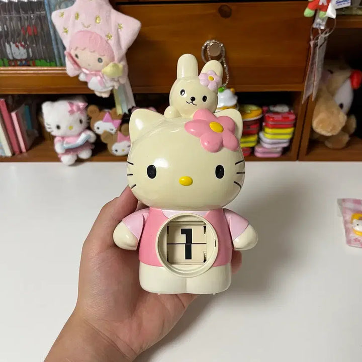 [BUNJANG] Sanrio Classic Kitty Cash Calendar, Slippers, and Clips Set / [일괄]고전키티 키티캐시 만년달력 키티 슬리퍼 키티집게 세트