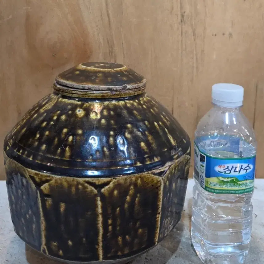 [BUNJANG] 12-Sided Mandori Seokganju Danjiho Vase / 12각 맨도리 석간주 단지호