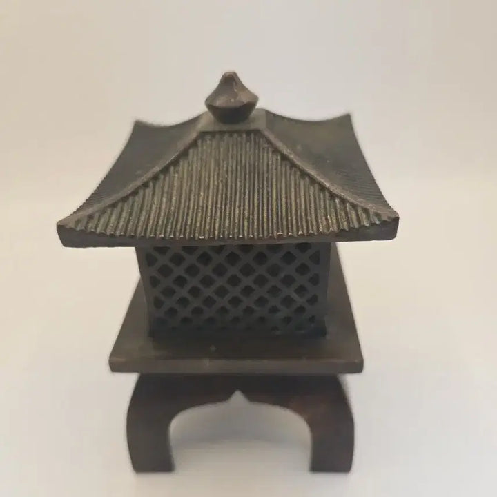 [BUNJANG] Antique Bronze Paljak Roof Stone Lantern Incense Burner / 골동품 청동 팔작지붕 석등 향로