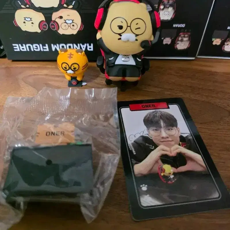 [BUNJANG] T1 Faker Chunsik Figure Set (2 Types) / T1 티원 오너 춘식이 피규어 2종 분철 / 랜덤 / 미니 / 카카오 프렌즈