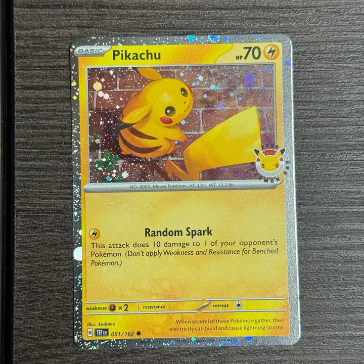 [BUNJANG] Pokemon Card 30th Anniversary Pikachu Cosmo Holo / 포켓몬카드 30주년 피카츄 판매 90-D2