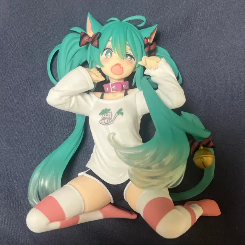 [BUNJANG] Hatsune Miku Cat Ear T-shirt Figure / 하츠네 미쿠 고양이 귀 티셔츠