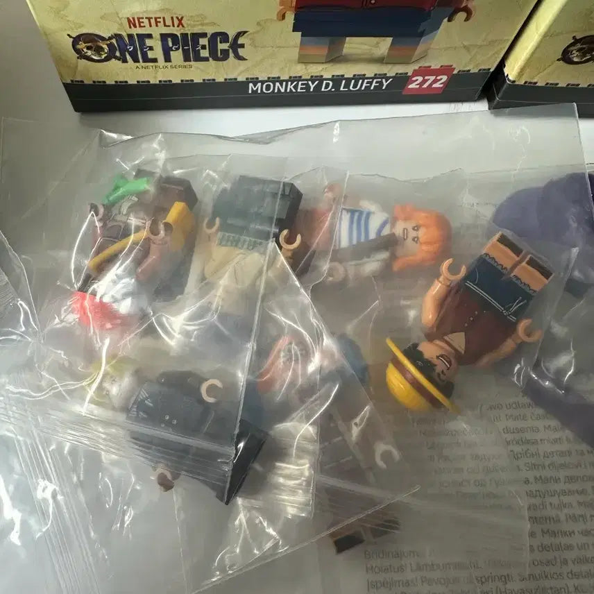 [BUNJANG] LEGO Pirates of the Caribbean Going Merry, Buggy minifigure, BrickHeadz x2, Rubber Tree / 레고 고잉메리호+브릭헤즈2개+고무나무+버기미피 75639